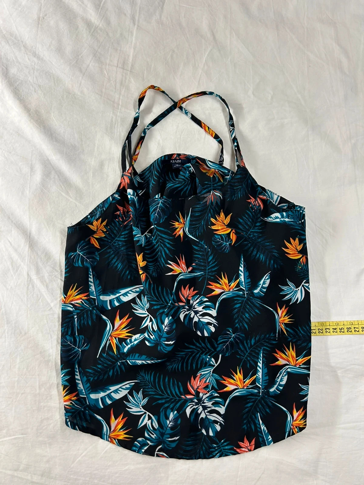 Débardeur kiabi à motifs fleuries taille 14 ans